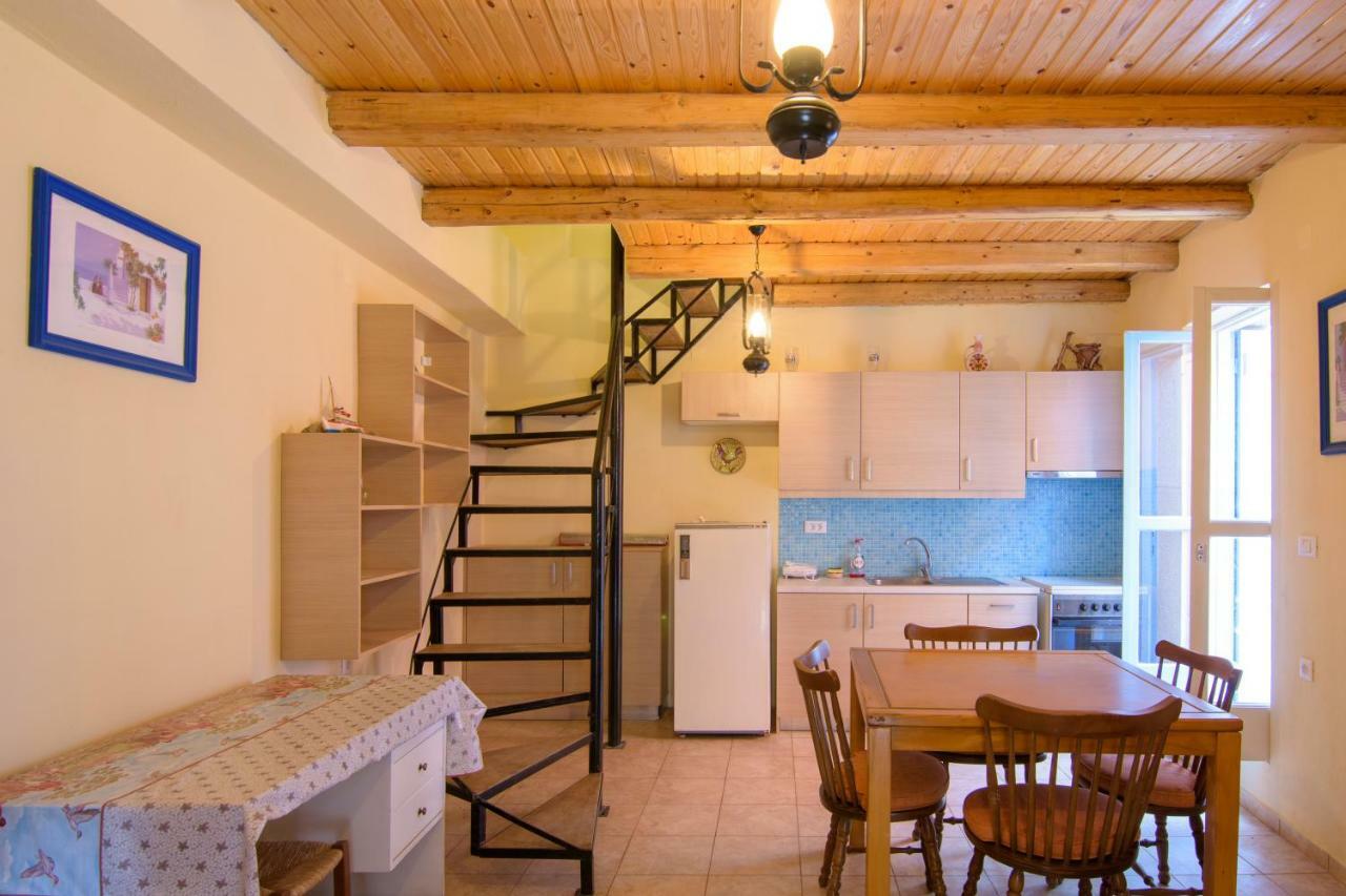 אלונדה Lilas Traditional Maisonette מראה חיצוני תמונה