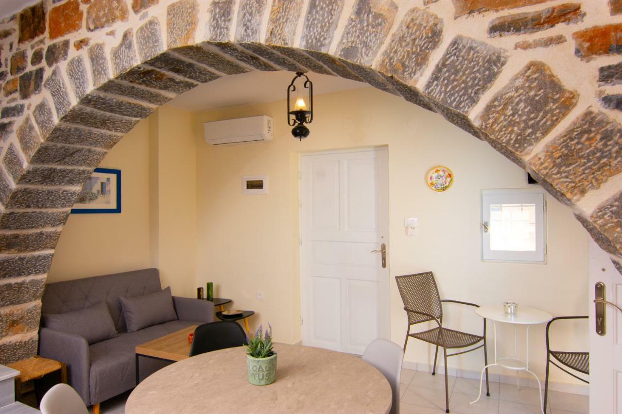 אלונדה Lilas Traditional Maisonette מראה חיצוני תמונה