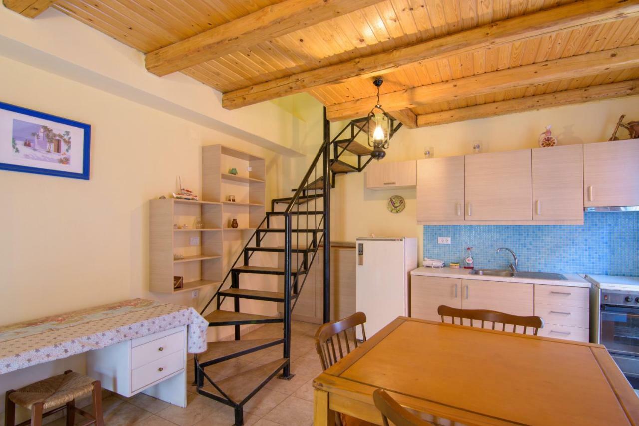 אלונדה Lilas Traditional Maisonette מראה חיצוני תמונה