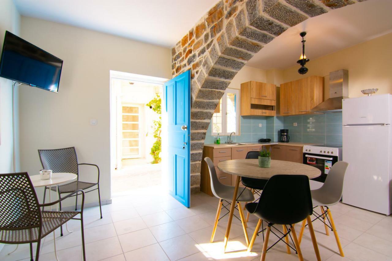 אלונדה Lilas Traditional Maisonette מראה חיצוני תמונה